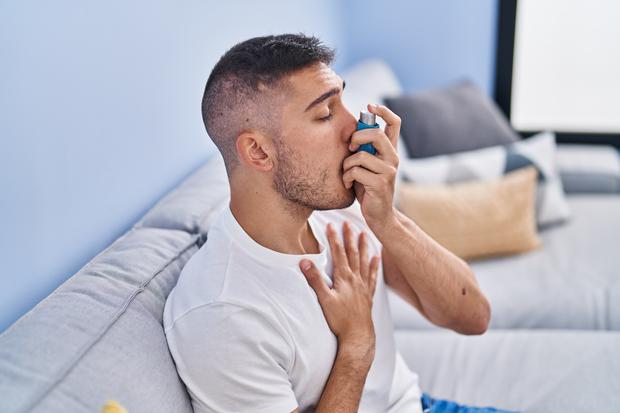 Aunque el asma se suele diagnosticar durante la niñez, esta enfermedad no distingue edades.