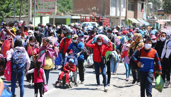 Ejecutivo informa que 167 mil personas se han inscrito para volver a sus regiones. (Foto: Hugo Curotto)