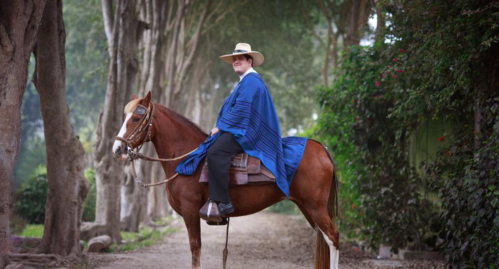 Renzo ha desarrollado un vínculo sensorial con el caballo. Su carisma y entrega son más fuertes que cualquier adversidad. (Fotos: Gisela Vivar)