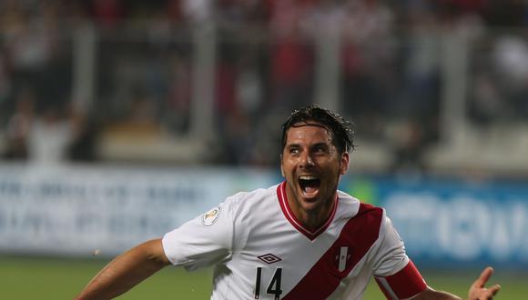 El delantero nacional Claudio Pizarro no ocultó su felicidad por el triunfo peruano ante Islandia e hizo esta publicación en Instagram. (Foto: USI)