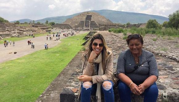 Alondra García Miró de viaje con Doña Peta en México