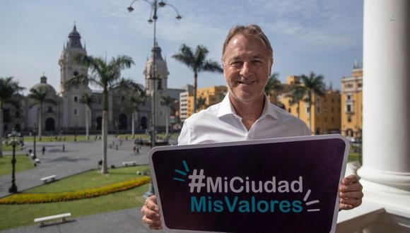 Jorge Muñoz lanza campaña de valores