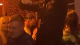  Conor McGregor festejó a lo grande en Las Vegas tras vencer a ‘Cowboy’ Cerrone | VIDEO