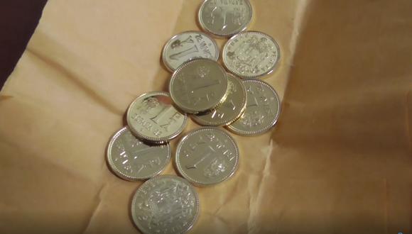 Estas monedas utilizaban dos sujetos que estafaron a una mujer de la tercera de edad con más de S/7 mil | Foto: PNP