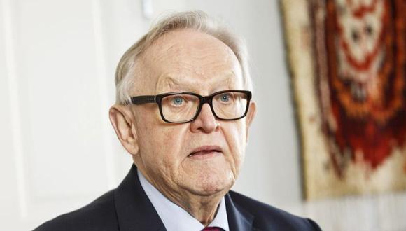 El expresidente de Finlandia Martti Ahtisaari asiste a un almuerzo con periodistas políticos en Helsinki. (Foto: Archivo/ Roni Rekomaa/Lehtikuvaa via AP)