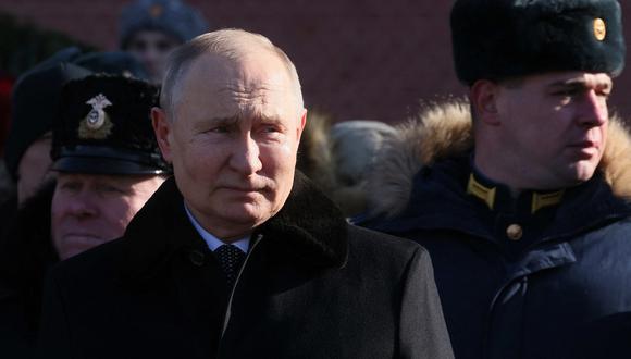 El presidente ruso, Vladimir Putin, asiste a una ceremonia durante un evento que marca el Día del Defensor de la Patria en Moscú el 23 de febrero de 2023. (Foto de Mikhail Metzel / Sputnik / AFP)