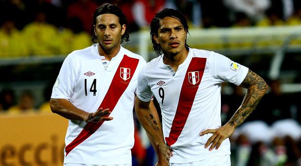 En muchas oportunidades, Claudio Pizarro y Paolo Guerrero comandaron juntos el ataque de la selección peruana