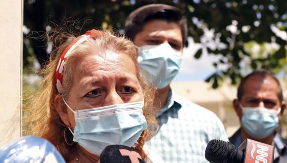 Rosibel Emerita Arriaza, madre de la salvadoreña Victoria Esperanza Salazar Arriaza, quien fue asesinada por policías en México el 27 de marzo de 2021. (Foto de Marvin RECINOS / AFP).