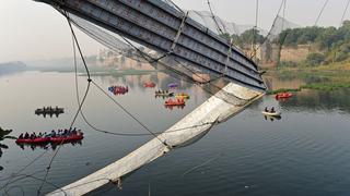 Tragedia en India: al menos 137 muertos por el colapso de un puente colgante con cientos de personas | VIDEO