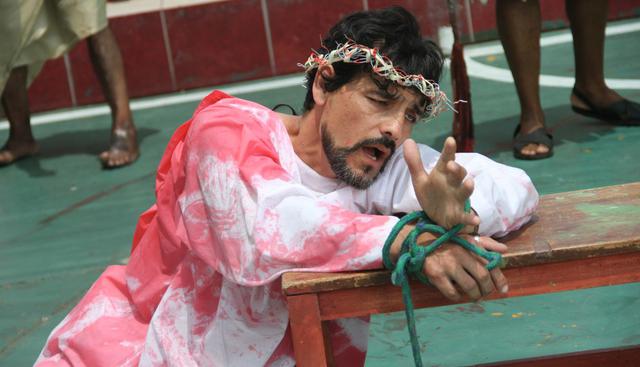 En la escenificación de la muerte de Jesús participaron unos 250  internos del penal Miguel Castro Castro. (INPE)