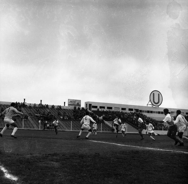 September 1967. The stadium was also rented to clubs like Deportivo Municipal to play the tournament.  PHOTO: El Comercio Historical Archive. 