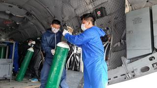 Minsa implementa puente aéreo para enviar 40 balones de oxígeno a hospital de Moyobamba