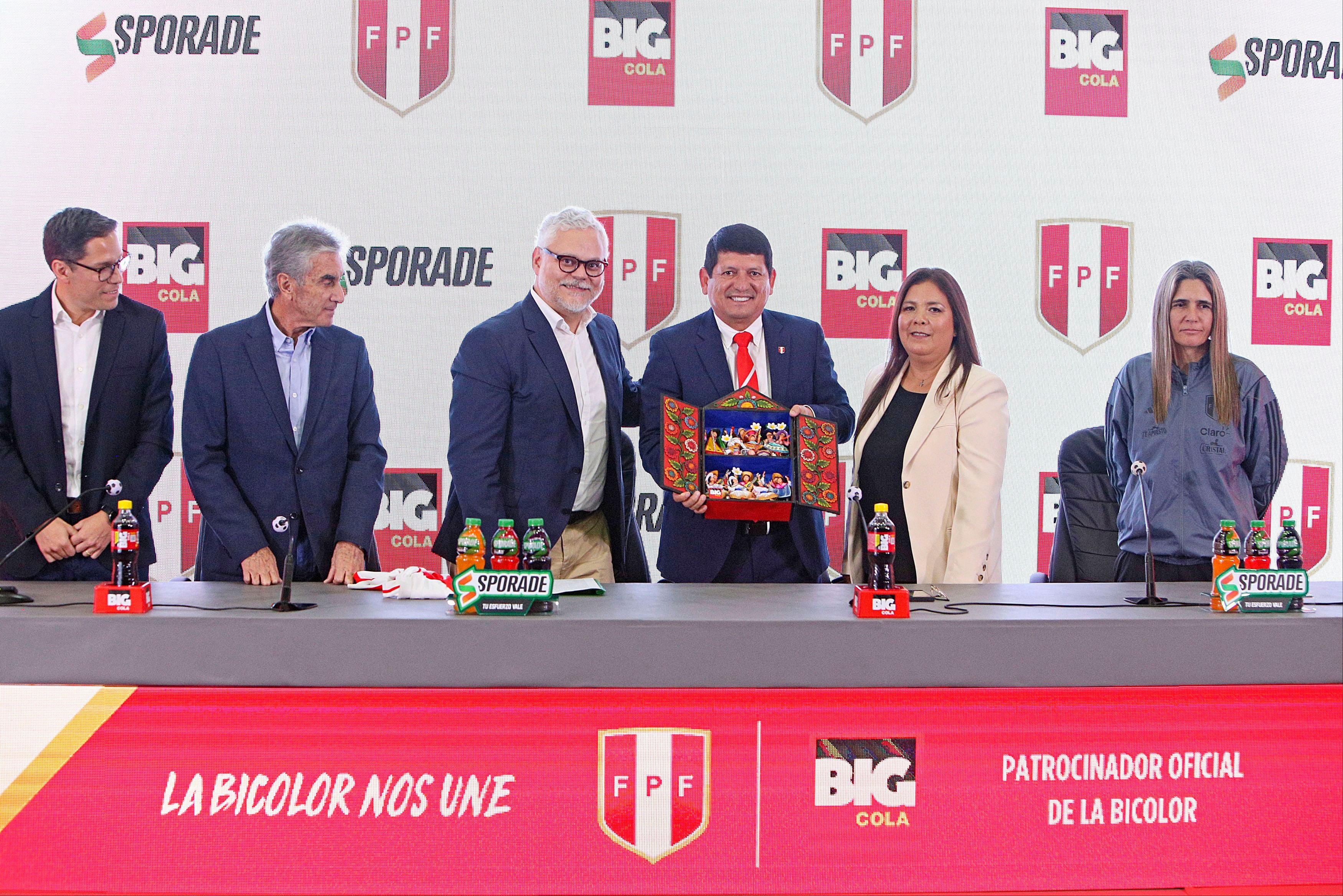 Las marcas Big Cola y Sporade serán las encargadas de acompañar a nuestras selecciones en sus distintas categorías y disciplinas. Foto: Difusión.