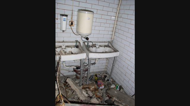 Mira este baño abandonado convertido en un moderno departamento - 3