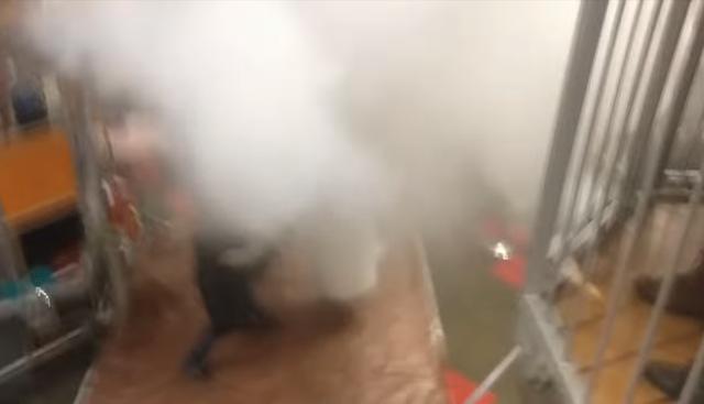 Un experimento con nitrógeno líquido provocó una enorme explosión en museo de Arkansas. (YouTube | Sara)