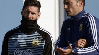 Scaloni sobre Messi: “Es un chico más. Logramos no distinguirlo del resto” [VIDEO]