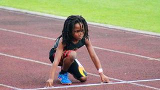 YouTube: niño es llamado el 'nuevo Bolt' tras correr 100 metros en 13.48 segundos | VIDEO