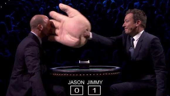 Jimmy Fallon cacheteó al actor Jason Statham (VIDEO)