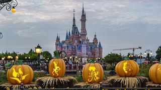 Un grupo de turistas queda encerrado en el parque Disney de Shanghái por la política “cero covid” de China