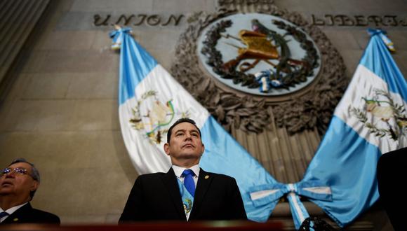Entre las compras realizadas por el presidente de Guatemala, Jimmy Morales, se incluyen lentes de marca, licores, masajes y flores. (EFE)