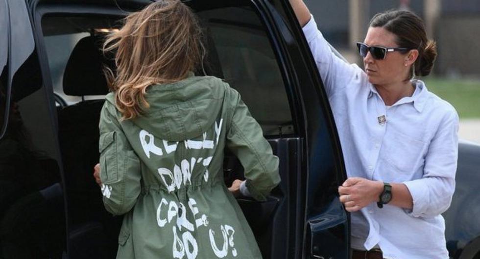 Melania abordó la polémica sobre la chaqueta, objeto de todo tipo de especulaciones y algunos medios la interpretaron como un guiño a la base de votantes de Trump. (Foto: EFE)