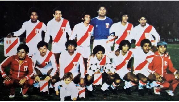 Selección peruana en el Preolímpico de 1980: Arrelucea, Samuel Eugenio, Jorge Ramírez, Bravo, Valladares, Dioses (de pie); Garcia Lapouble, Medina, Vera, Valqui y Zapata (hincados). (Foto: Ovación).
