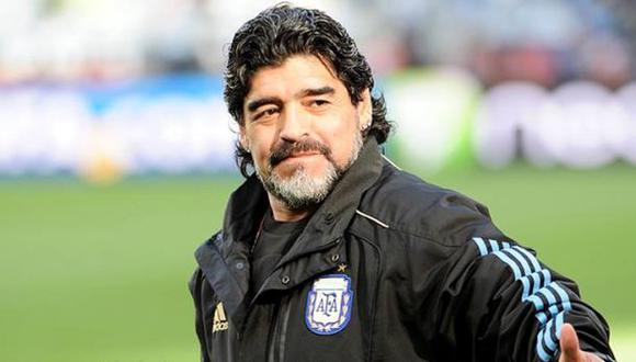Maradona se ofrece a dirigir gratis la selección argentina