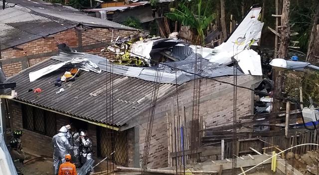Popayán, Colombia: Siete muertos al caer avioneta de la aerolínea Transpacífico sobre casas. (Reuters).