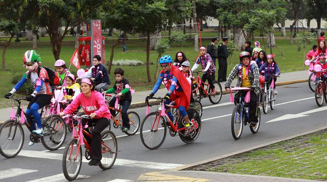 FOTOS: Limeños montan bicicleta por los derechos de las niñas - 7