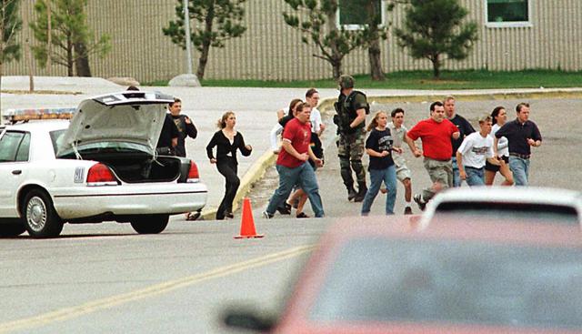 La masacre de Columbine, un recuerdo intacto 20 años después. (Foto: AFP)