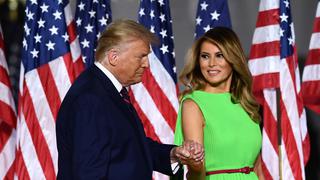 Melania Trump dice que se encuentra “bien” en su cuarto día de cuarentena en la Casa Blanca