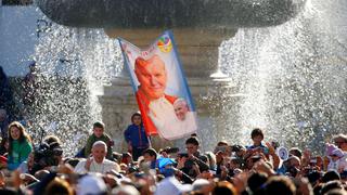 Vaticano: Multitud celebra el día de San Juan Pablo II [FOTOS]