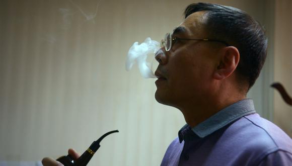 Hon Lik es el farmacéutico considerado como el inventor del cigarrillo electrónico. El Comercio conversó en exclusiva con él desde Varsovia. (Foto: AFP)