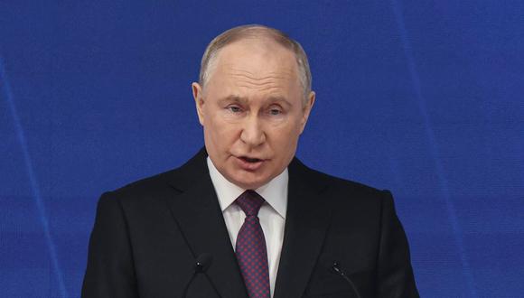 El presidente ruso, Vladimir Putin, pronuncia su discurso anual ante la Asamblea Federal en el centro de conferencias Gostiny Dvor en Moscú, Rusia, el 29 de febrero de 2024 | Foto: EFE/EPA/SERGEI ILNITSKY