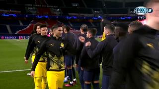 PSG vs Borussia Dortmund: el peculiar saludo de los jugadores con los codos para evitar el coronavirus [VIDEO]