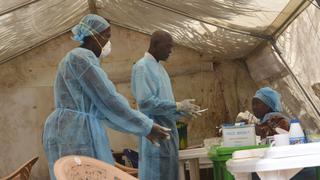 Ébola: expertos denuncian retrasos y fallos en gestión de OMS