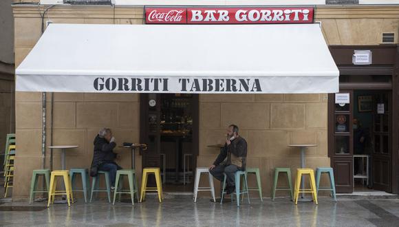 Según el Ministerio de Trabajo de España, el aumento del desempleo es consecuencia “del impacto en el ámbito laboral de las severas restricciones impuestas por la tercera ola de la pandemia”, que afectan especialmente al sector del turismo y el ocio (ANDER GILLENEA / AFP).