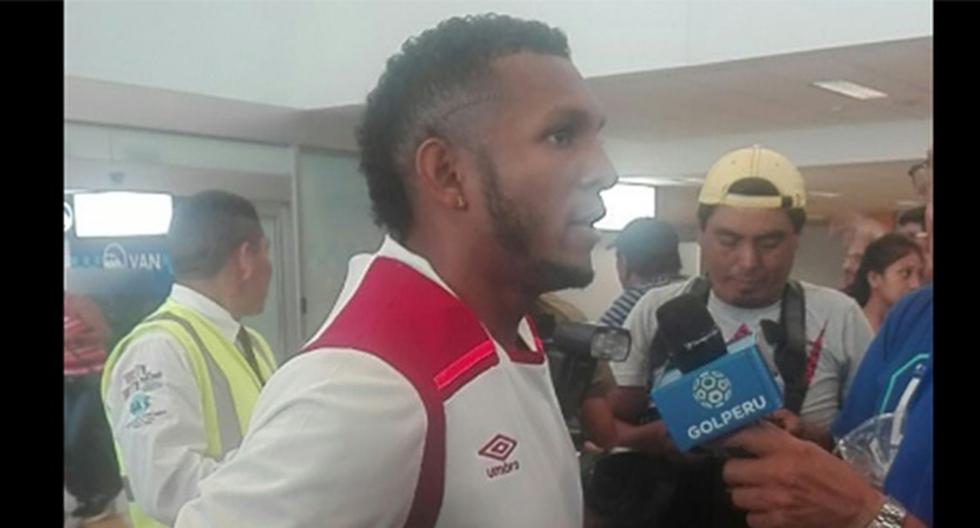 Alberto Quintero prestando declaraciones a su llegada a Lima para jugar por Universitario de Deportes (Foto: Twitter)