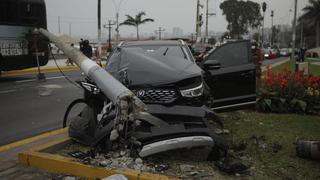 Chorrillos: choque de camioneta contra poste en la Costa Verde deja dos heridos | VIDEO 