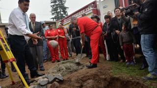 Surco: empezó construcción de nueva estación de bomberos