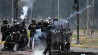 Policía de Ecuador desaloja “asamblea popular” tras largo día de disturbios