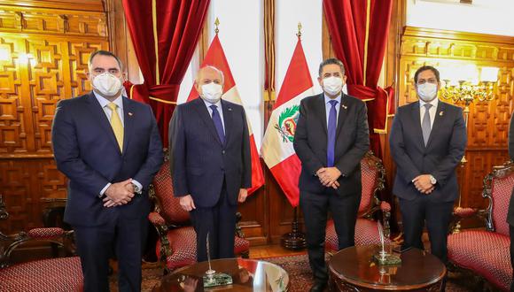 Primer ministro Pedro Cateriano se reunió con el presidente del Congreso, Manuel Merino (Foto: PCM)