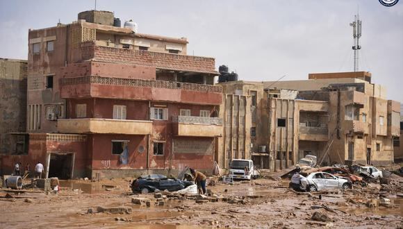 Los destrozos en la ciudad de Derna, la más afectada por las lluvias torrenciales que han dejado por el momento unas 2.400 víctimas mortales y 10.000 desaparecidos, según la Federación de la Cruz Roja.(Foto: EFE/ Dpto. Comunicación del Gobierno Libio vía red social X)