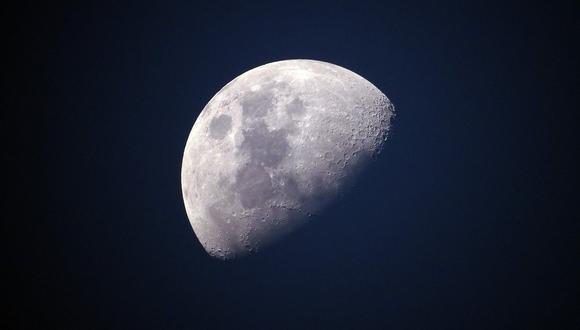 La Luna no tiene atmósfera, es decir, no tiene oxígeno, y prevalece el hierro metálico puro, por lo que el hallazgo de óxido es sorprendente. (Pixabay)