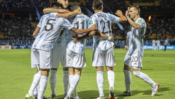 Argentina venció 1-0 a Uruguay, por la fecha 13 de las Eliminatorias. (Foto: AFP).