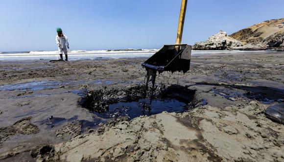 El petróleo sigue extendiéndose y que los trabajos de remoción del crudo por parte de la Refinería La Pampilla no se hacen con celeridad. (Foto: GEC)