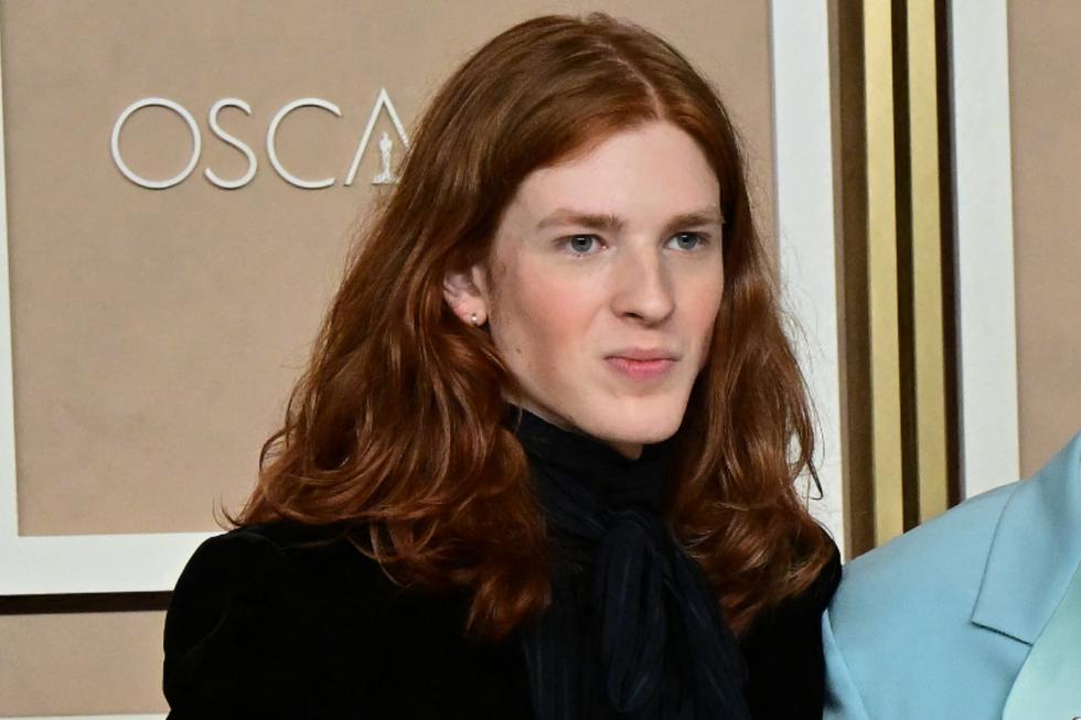 Una persona que ha acaparado la atención del público en los últimos días es Leland Fraser, hijo de Brendan Fraser, ganador del Oscar 2023 a Mejor Actor por “The Whale”. El joven tiene tan solo 16 años y, a diferencia de su padre, su pasión está enfocada en la música y el modelaje. (Foto: AFP)