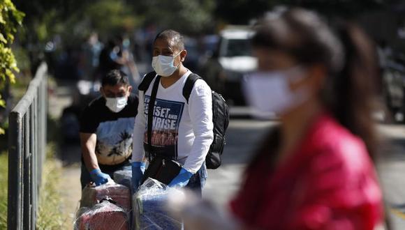 Puedes cobrar el Bono Independiente de 760 soles por Banca Celular, Agente MultiRed o el Banco de la Nación. (Foto: EFE)