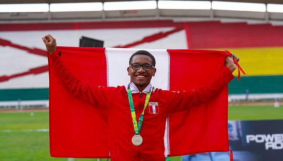 Récord nacional U20 en 100 metros planos y doble medallista en los Bolivarianos de la Juventud, es el atleta más veloz del país.
