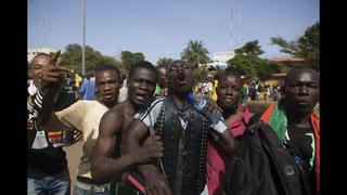 Burkina Faso se declara en emergencia y disuelve su gobierno